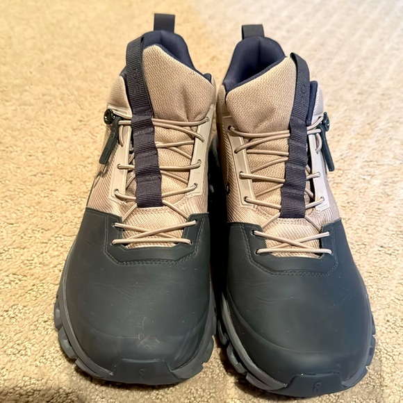ON CLOUD NWOB Hi Top Waterproof Hiking Boots Sz 8 Sand and Dk Brown NEW - Picture 2 of 10
